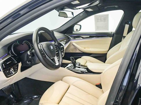 Used 2018 BMW 530e w/ Premium Package 2 image 17