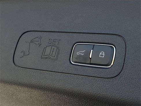 Certified 2025 Lincoln Aviator Black Label image 34