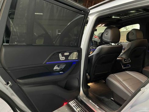 New 2026 Mercedes-Benz GLS 580 4MATIC image 18