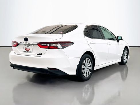 Used 2022 Toyota Camry LE FWD image 4