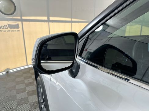 Used 2024 Toyota Highlander XLE FWD image 10