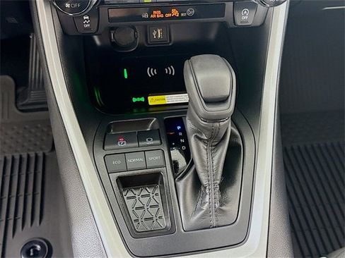 Certified 2025 Toyota RAV4 XLE w/ Convenience Package image 19