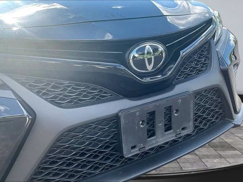Used 2018 Toyota Camry SE w/ Moonroof Package FWD image 31