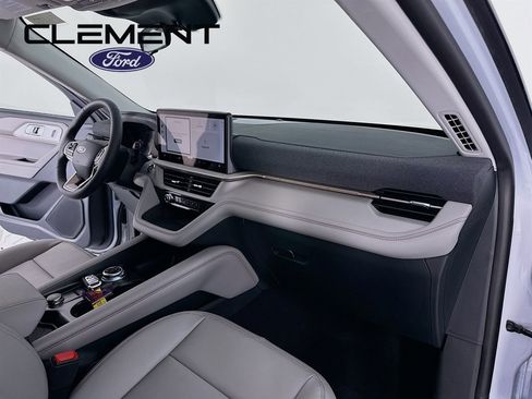 New 2026 Ford Explorer Active w/ Active Comfort Package image 32