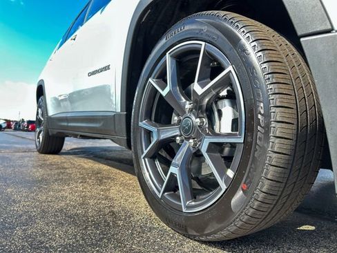 New 2026 Jeep Cherokee Overland image 21