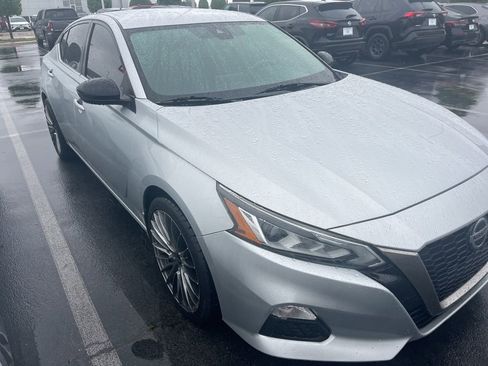 Used 2020 Nissan Altima 2.5 SR image 3