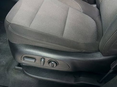 Certified 2023 Chevrolet Traverse LT image 18