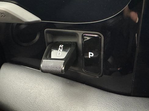 Used 2023 Porsche Taycan w/ Premium Package image 23