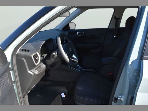 Used 2026 Hyundai Venue SEL image 8