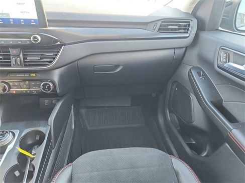 Certified 2022 Ford Escape SEL w/ SEL Stealth AWD Package image 10