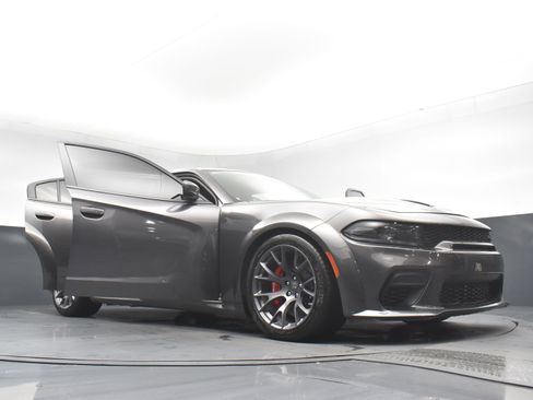 Used 2022 Dodge Charger SRT Hellcat w/ Harman/Kardon Audio Group image 28