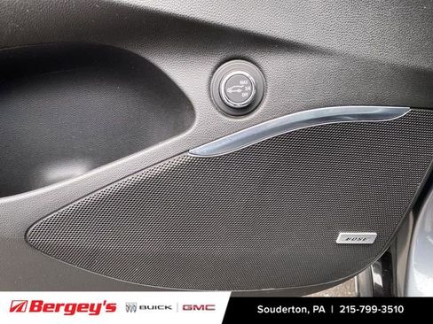 Used 2020 Buick Enclave Essence w/ Sound and Sites Package FWD image 27