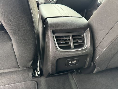 Used 2024 Chevrolet Blazer LT image 16