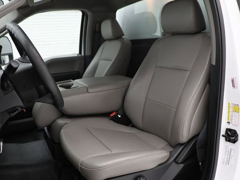 Used 2021 Ford F250 XL w/ Power Equipment Group image 19