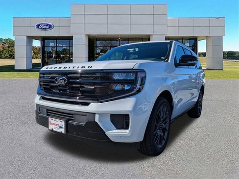 New 2025 Ford Expedition Platinum w/ Stealth Performance Package image 9