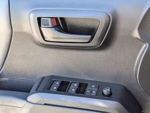 Used 2023 Toyota Tacoma SR AWD/4WD image 23