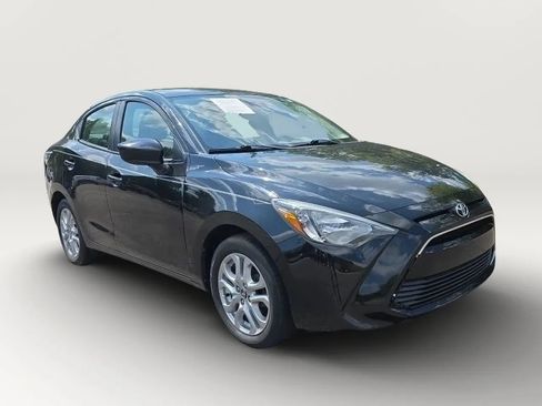 Used 2018 Toyota Yaris iA FWD image 3