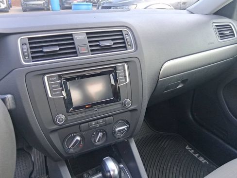 Used 2017 Volkswagen Jetta S FWD image 9