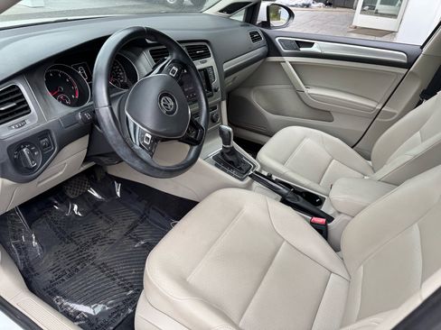 Used 2015 Volkswagen Golf SE image 10
