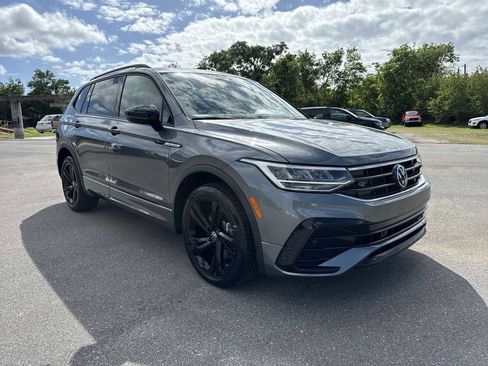 Used 2024 Volkswagen Tiguan SE R-Line image 8