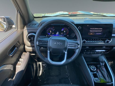 Used 2026 Chevrolet Colorado Z71 image 12