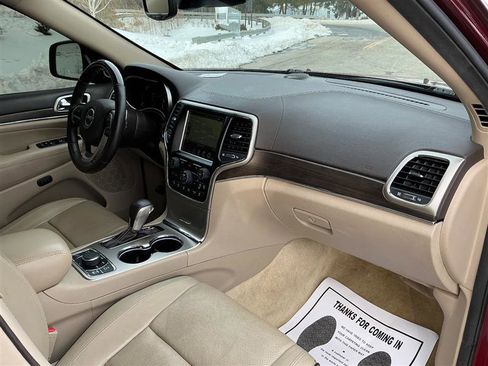 Used 2017 Jeep Grand Cherokee Overland w/ Jeep Active Safety Group image 36