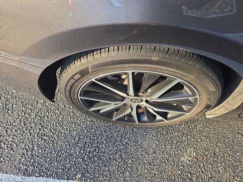 Used 2024 Toyota Camry SE image 5