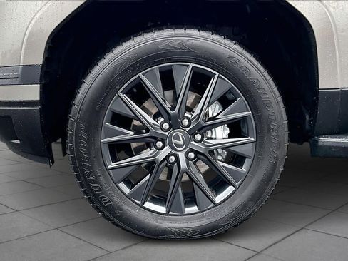 Used 2025 Lexus GX 550 w/ Accessory Package (2T) image 11