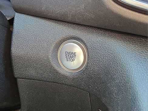 Used 2023 Hyundai Santa Fe SEL image 32