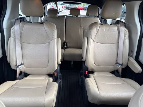 Used 2024 Toyota Sienna Limited AWD/4WD image 30
