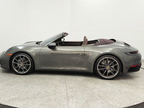 Used 2022 Porsche 911 Carrera image 2