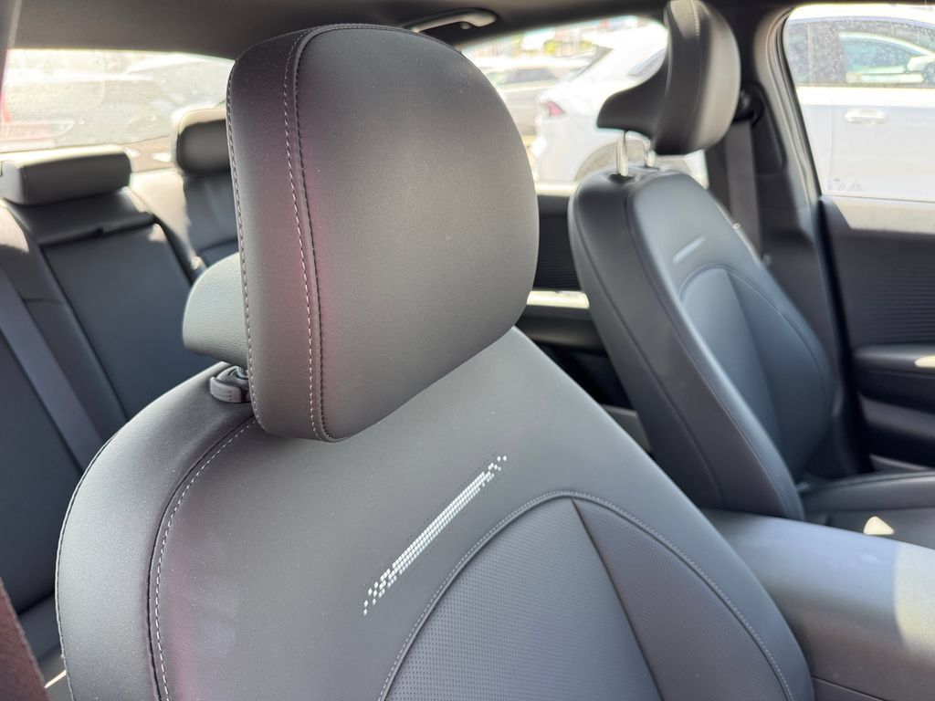 Used 2023 Hyundai Ioniq 6 Limited RWD image 2