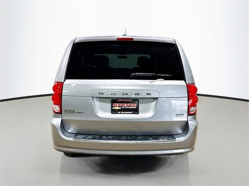 Used 2016 Dodge Grand Caravan SE image 8