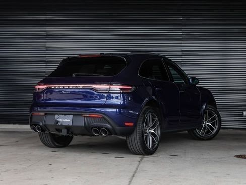 Certified 2025 Porsche Macan AWD/4WD image 7
