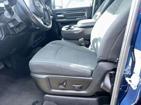 Used 2024 RAM 2500 Big Horn w/ Night Edition AWD/4WD image 9