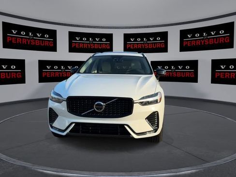 Used 2024 Volvo XC60 B5 Plus w/ Protection Package Premier AWD/4WD image 3