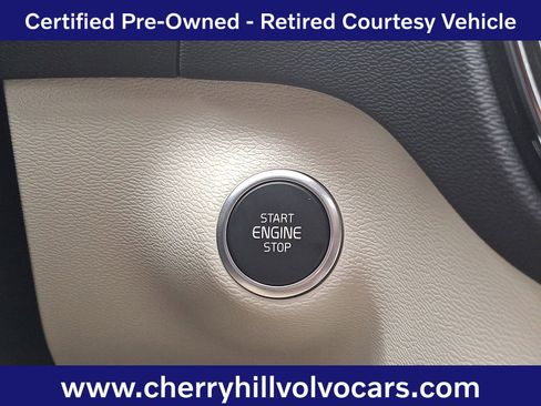 Certified 2025 Volvo XC40 B5 Ultra w/ Protection Package Premier image 22