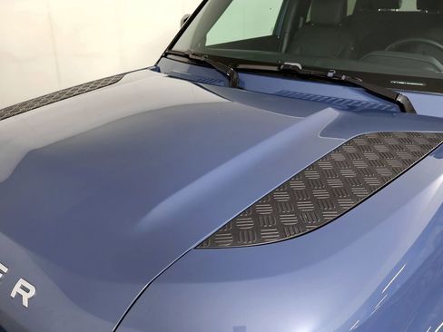 Used 2023 Land Rover Defender 90 S image 24