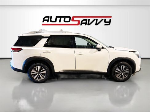 Used 2023 Nissan Pathfinder SL image 8