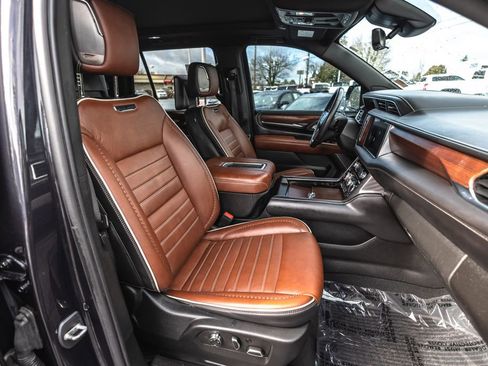 Used 2023 GMC Yukon Denali Ultimate image 34