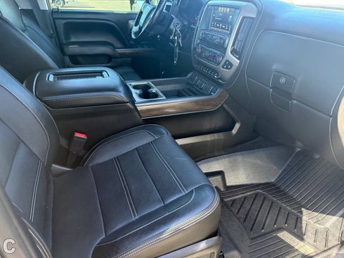 Used 2019 GMC Sierra 3500 Denali w/ Duramax Plus Package AWD/4WD image 10