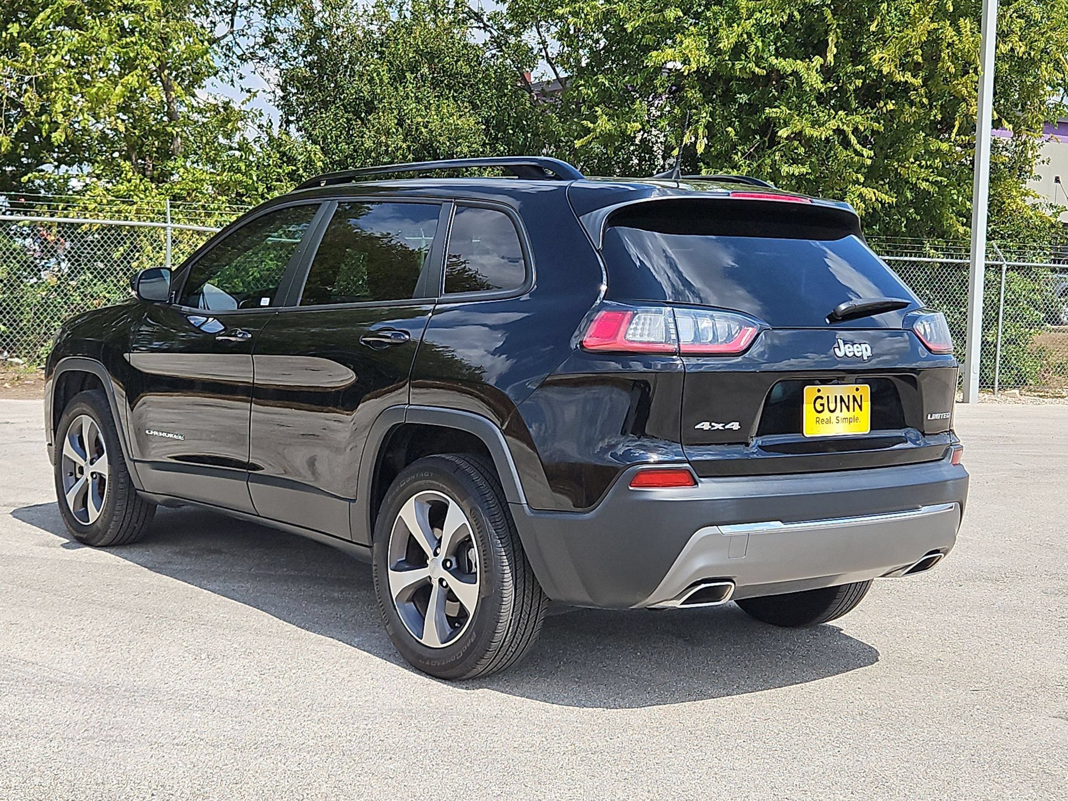 Used 2022 Jeep Cherokee Limited AWD/4WD image 5