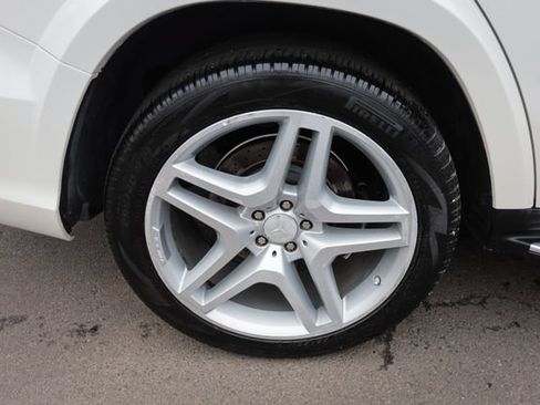 Used 2013 Mercedes-Benz GL 550 4MATIC image 22