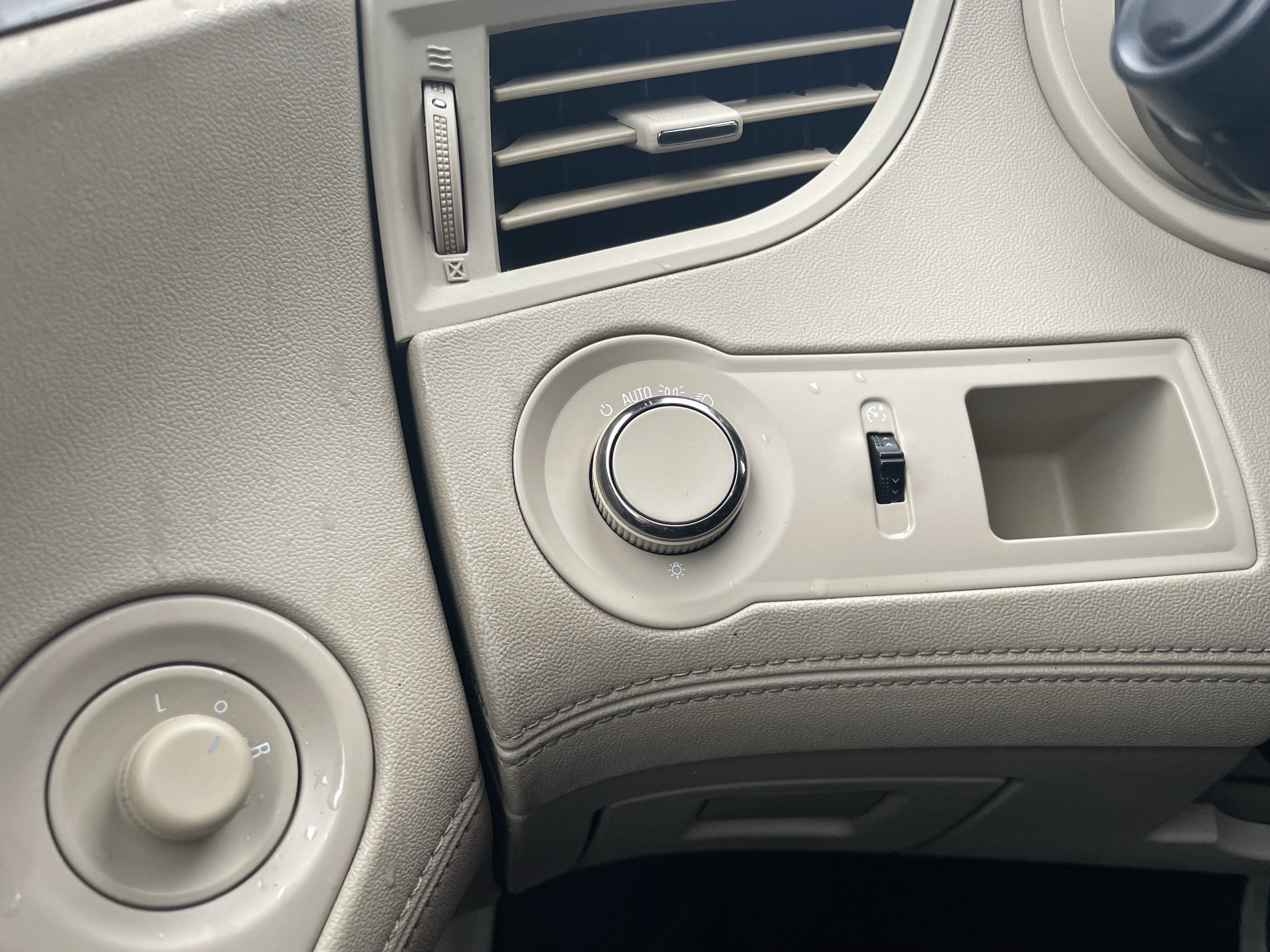 Used 2014 Buick LaCrosse Leather FWD image 15