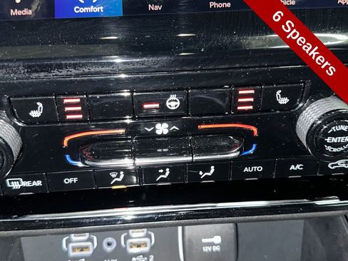 Used 2023 Jeep Grand Cherokee Limited w/ Black Appearance Package image 36