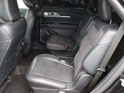 Used 2025 Ford Explorer ST image 33