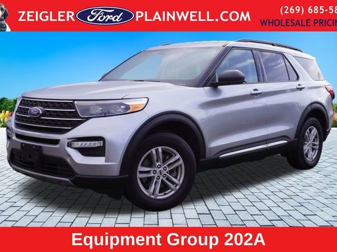 Used 2024 Ford Explorer XLT w/ Equipment Group 202A image 1