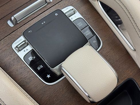 Used 2020 Mercedes-Benz GLE 350 4MATIC image 35