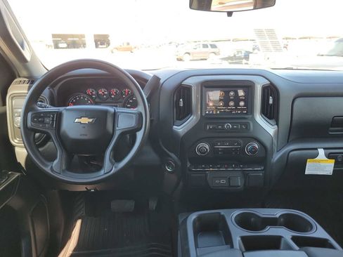 Used 2024 Chevrolet Silverado 1500 Custom image 10