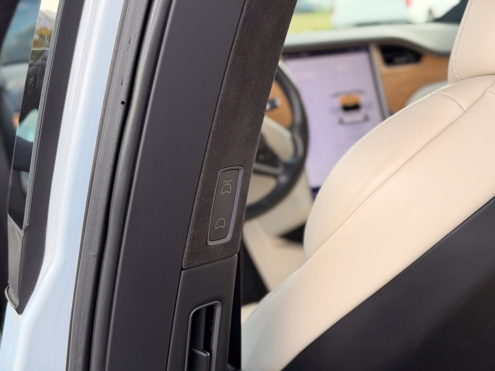 Used 2019 Tesla Model X 75D AWD/4WD image 6